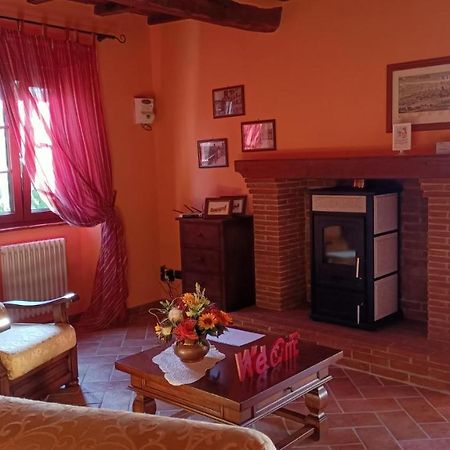 La Collina Dei Franchi Bed & Breakfast Camporgiano Luaran gambar