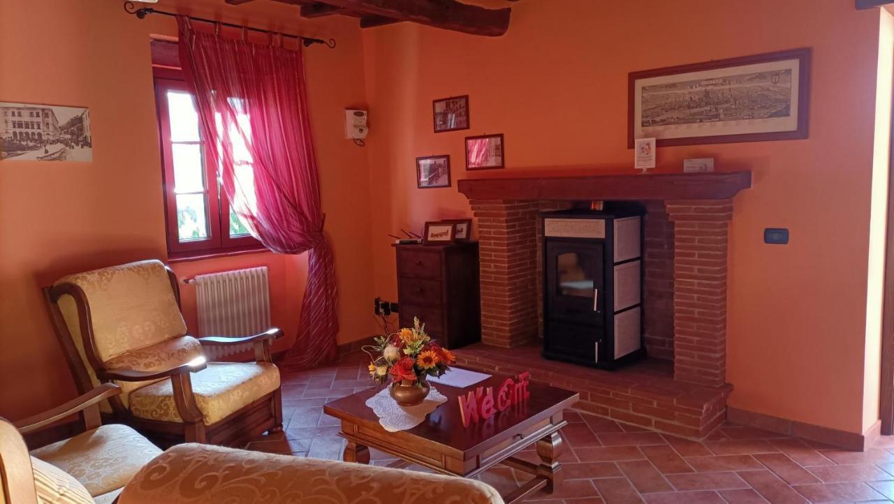 La Collina Dei Franchi Bed & Breakfast Camporgiano Luaran gambar