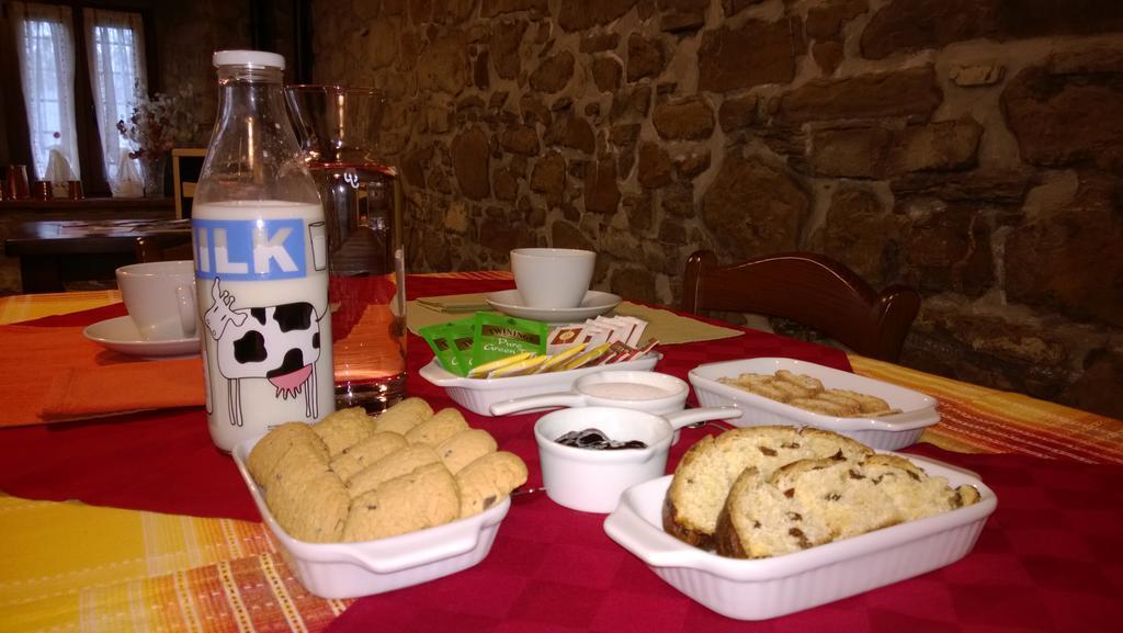 La Collina Dei Franchi Bed & Breakfast Camporgiano Luaran gambar